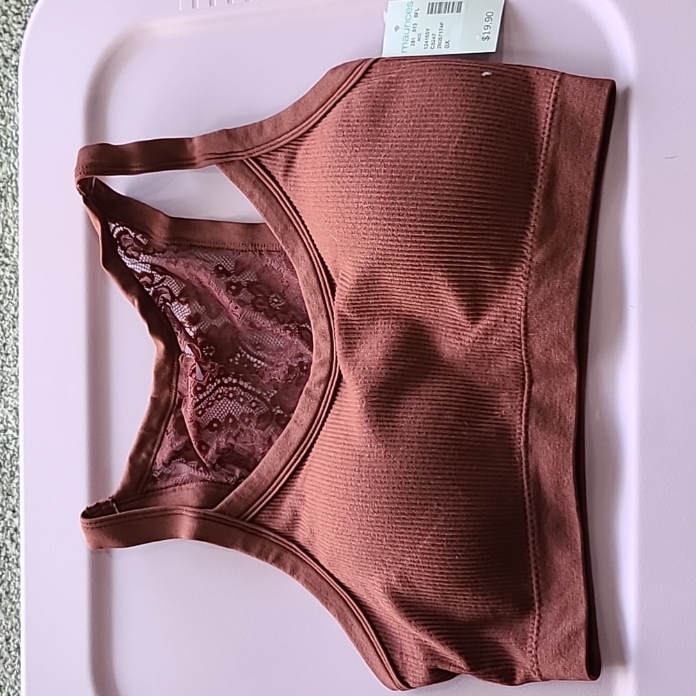 Sports bra size 0X I guess it's a reddish brick color  NWT